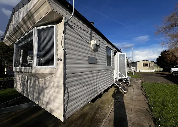 Lovely 6 Berth Caravan At Southview Holiday Park Ref 33182S