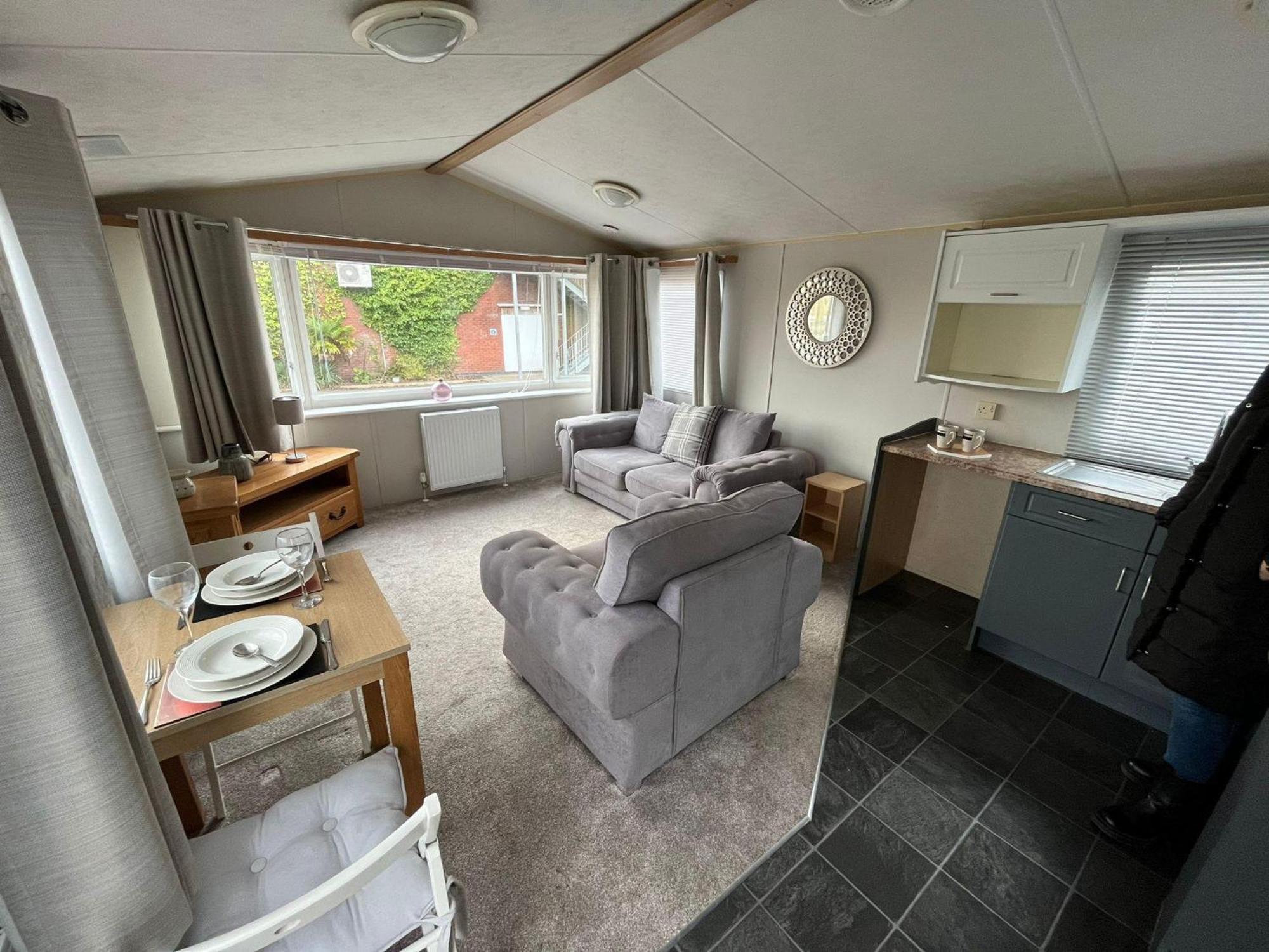 Campsite Lovely 6 Berth Caravan At Southview Ref 33182s Skegness