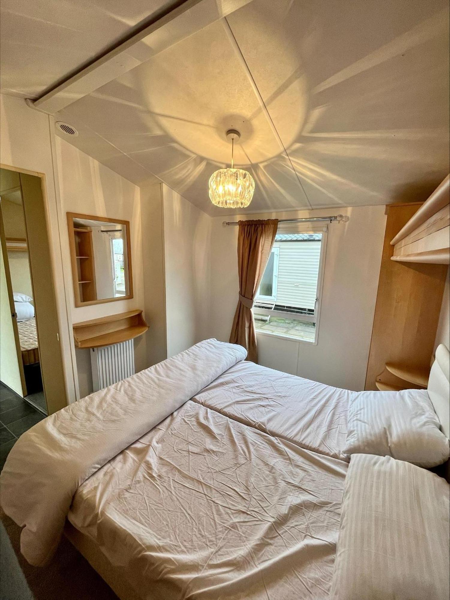 Lovely 6 Berth Caravan At Southview Ref 33182s Skegness